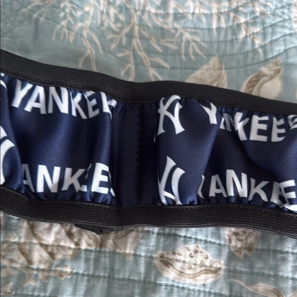 New York Yankees steering wheel cover - new